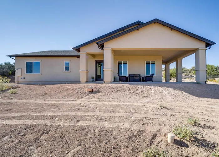 Hiker's Retreat W/ Furnished Patio In Rimrock! Holiday home *